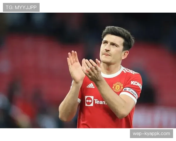 加纳乔高位压迫体系中的边锋角色与战术适配性解析