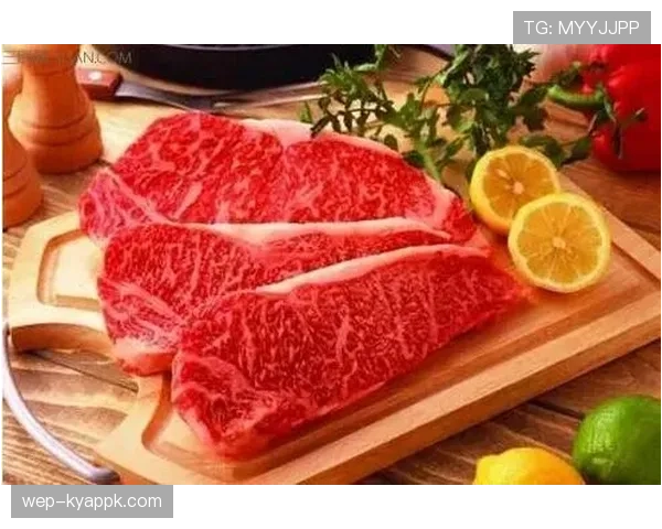 乔恩·琼斯家冰箱里塞满牛排，训练餐比米其林还贵